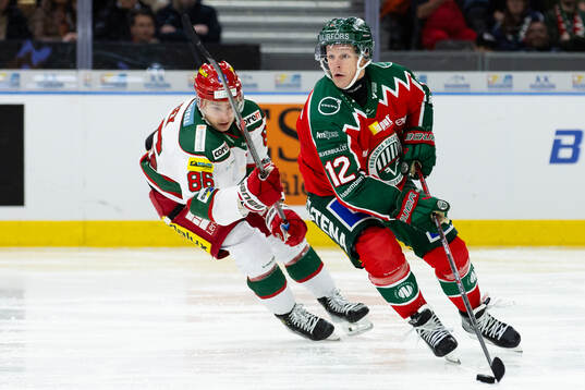 Modos Lukas Jasek och Frölundas Max Friberg