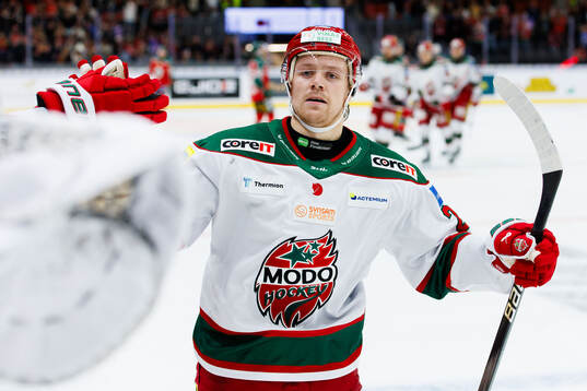 Modos Mikkel Aagaard jublar