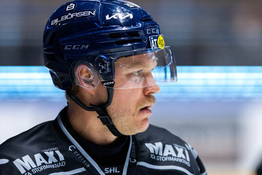 Linköpings Johan Johnsson på uppvärmningen