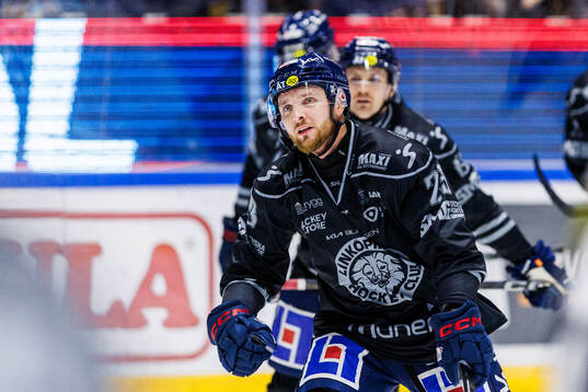 Linköpings Robin Kovacs jublar
