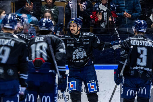 Linköpings Ty Rattie jublar