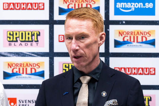 Växjös tränare Jörgen Jönsson på presskonferensen