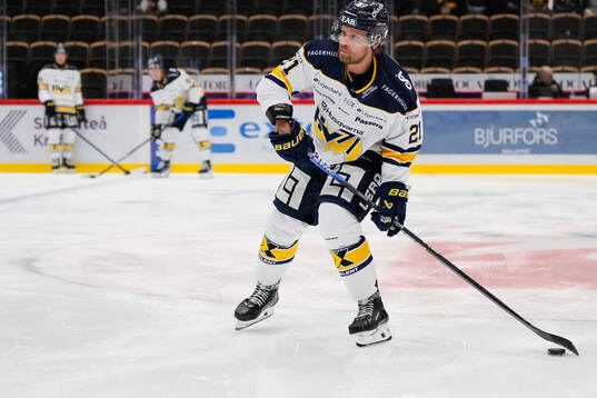 HV71s Mattias Tedenby före ishockeymatchen i SHL mellan