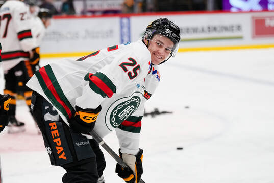 Skellefteås Pontus Johansson  före ishockeymatchen i SHL