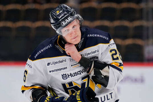 HV71s Tommi Tikka deppar när han lämnar isen