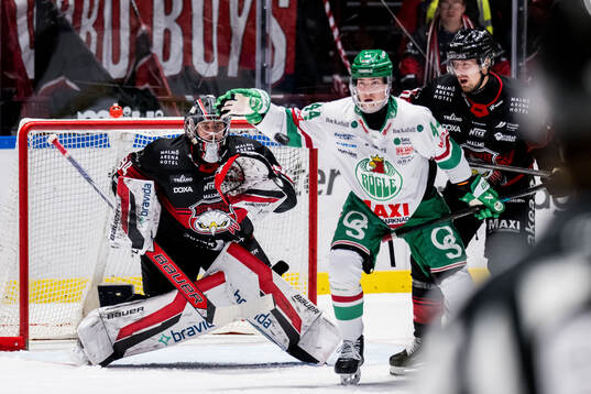 Malmö Redhawks målvakt Marek Langhamer och Rögles Jacob