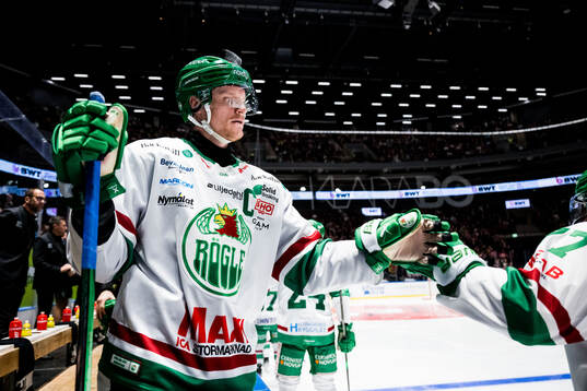 Rögles Anton Bengtsson jublar