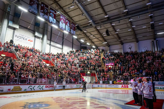 Timrå hissar Håkan Petterssons tröja med nummer #21i