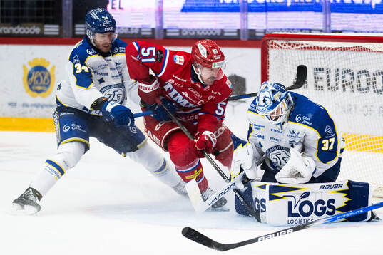 Timrås Anton Lander och Leksands målvakt Jakob Hellsten