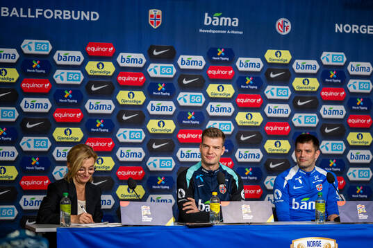 Alexander Sørloth and press officer Morten Morisbak