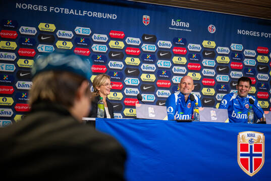 Head coach Ståle Solbakken and press officer Morten