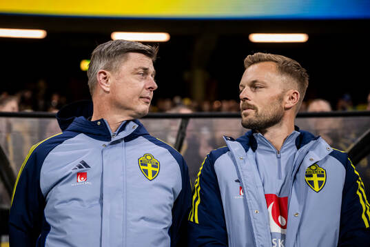 Head coach Jon Dahl Tomasson and Assistant coach Sebastian