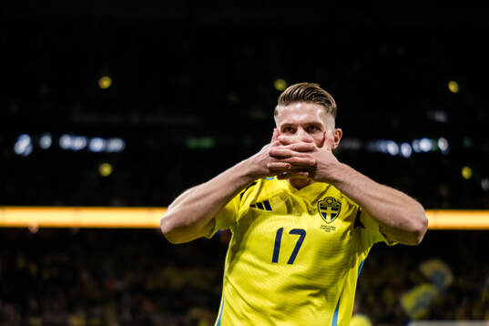 Viktor Gyökeres of Sweden celebrates scoring 1-0