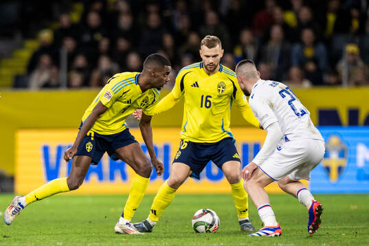 Alexander Isak and Jesper Karlström of Sweden
