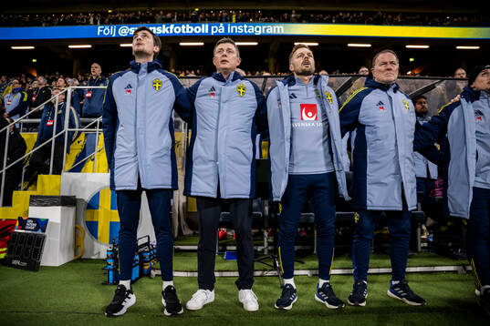 Head coach Jon Dahl Tomasson, Assistant coach Sebastian