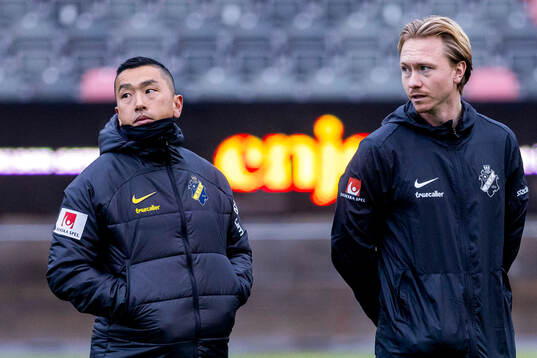 AIKs tränare Jesper Björk och fysioterapeut Edvin