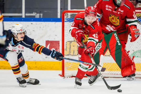 Djurgårdens Victor Eklund och Moras Oskar Asplund