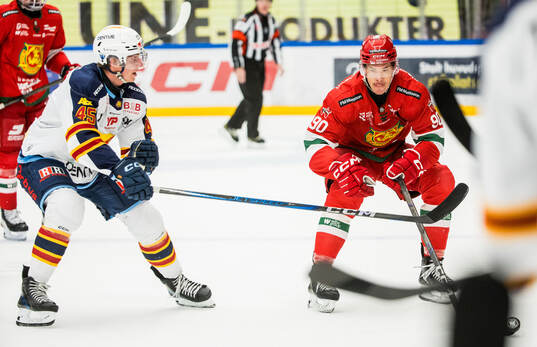 Djurgårdens Hugo Blixt och Moras Todd Burgess