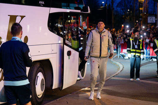 Head coach Ståle Solbakken of Norway arrives