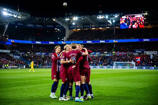 Players of Norway celebrate 1-0. By Erling Braut Haaland