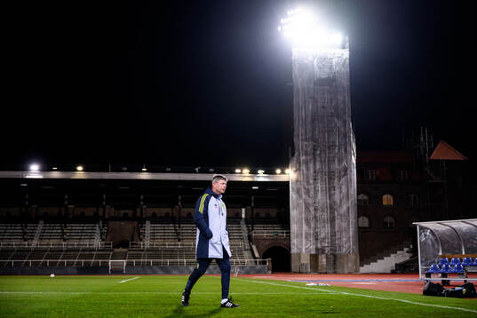 Head coach Jon Dahl Tomasson of the Swedish men's football