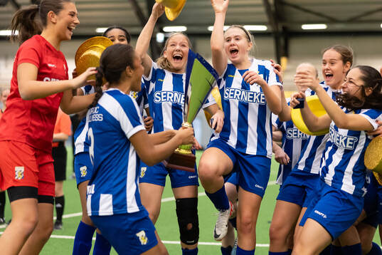IFK Göteborgs spelare jublar