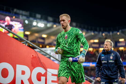 Goalkeeper Egil Selvik and goalkeeper coach Frode Grodås