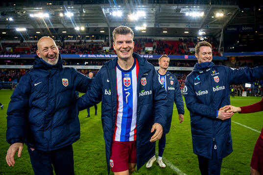 Manual therapist Leif Arne Lystad and Alexander Sørloth of