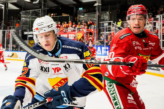 Djurgårdens Hampus Larsson och Moras Todd Burgess