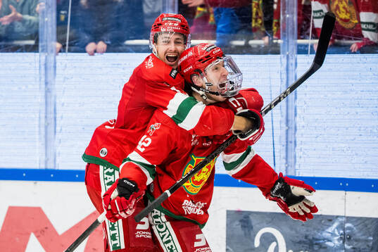 Moras Kalle Kratz jublar