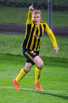 IFK Hässleholms Linus Roslund gör segermålet och jublar