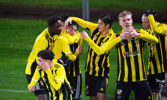 IFK Hässleholms Linus Roslund gör segermålet och jublar
