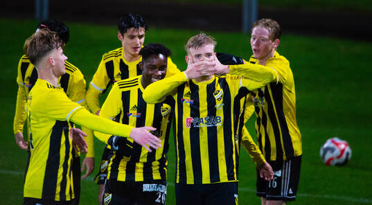 IFK Hässleholms Linus Roslund gör segermålet och jublar