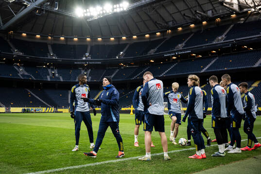 Performance manager  Ben Rosen of the Swedish men's