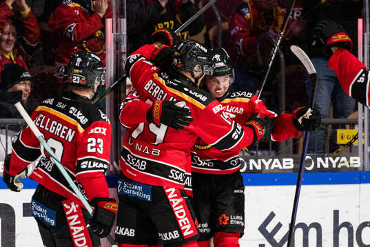 Luleås Jonas Berglund, David Lilja och Isac Hedqvist jublar