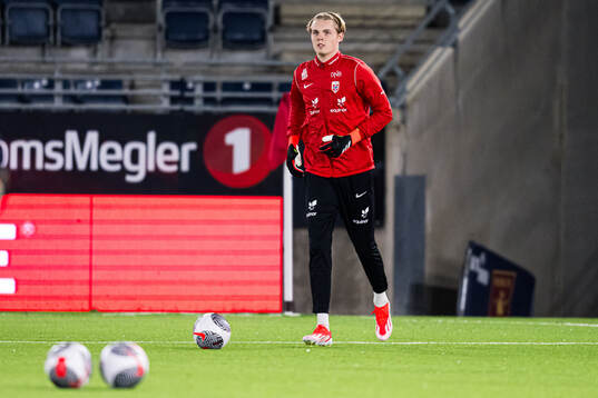 Magnus Sjøeng of Norway warms up