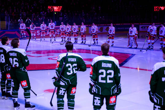 Players of Färjestad  and of Tappara Tampere