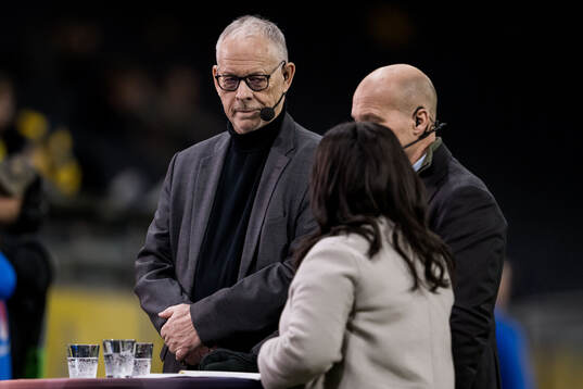 Lars Lagerbäck in the Viaplay studio