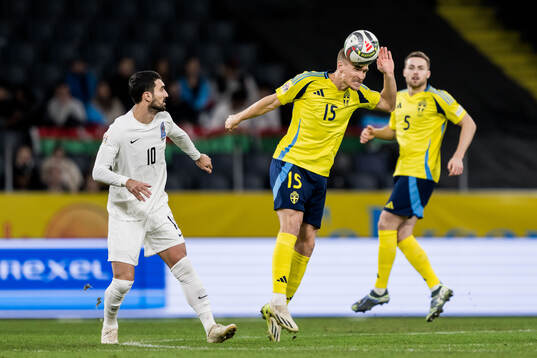 Aleksey Isaev of Azerbaijan and Carl Starfelt of Sweden