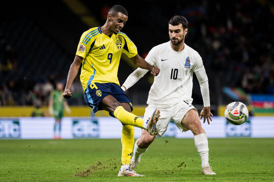 Alexander Isak of Sweden and Aleksey Isaev of Azerbaijan