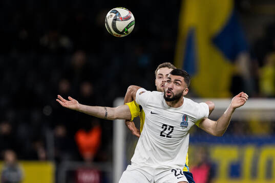 Jeyhun Nuriyev of Azerbaijan and Gabriel Gudmundsson of