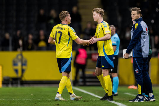 Viktor Gyökeres and Nils Zätterström of Sweden