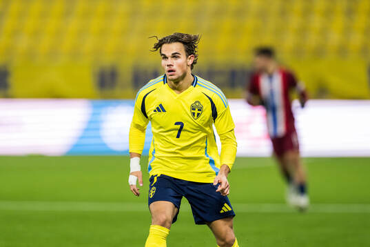Simon Sjöholm of Sweden