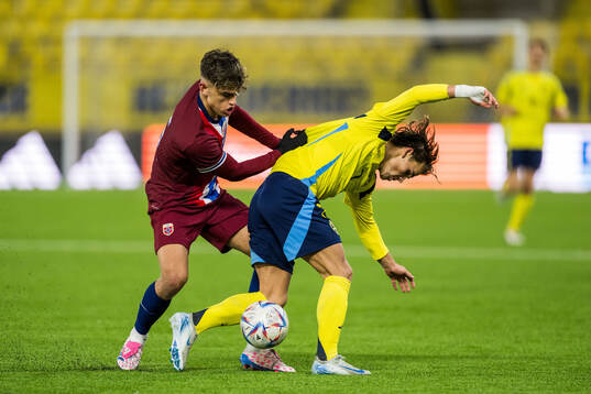 Aleksander Hammer Kjelsen of Norway and Simon Sjöholm of