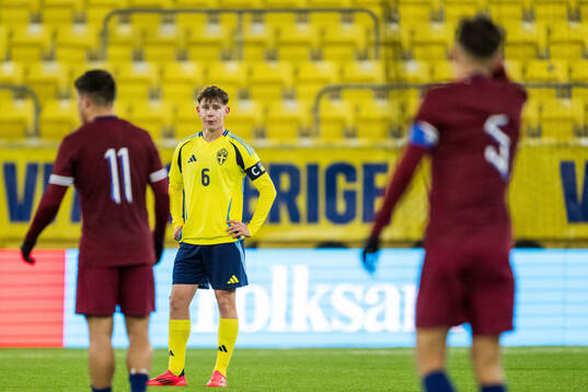 Viggo Jeppsson of Sweden looks dejected