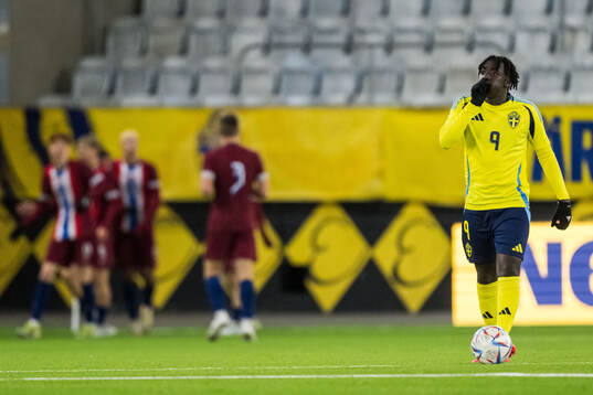 Kalipha Jawla of Sweden looks dejected