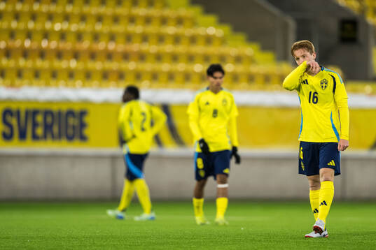 Wiliam Andersson of Sweden looks dejected