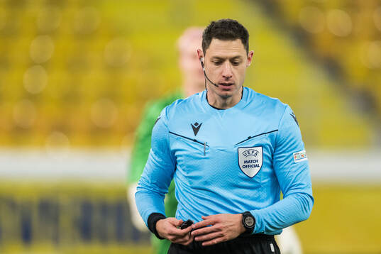 Referee David Fuxman