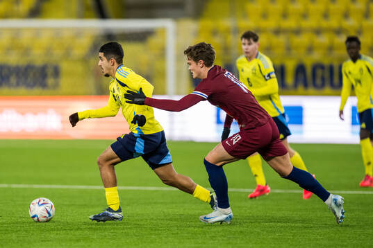 Zakaria Loukili of Sweden and Gustav Kjølstad Nyheim of