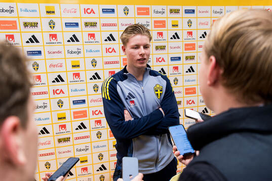 Nils Zätterström of Sweden in mixed zone